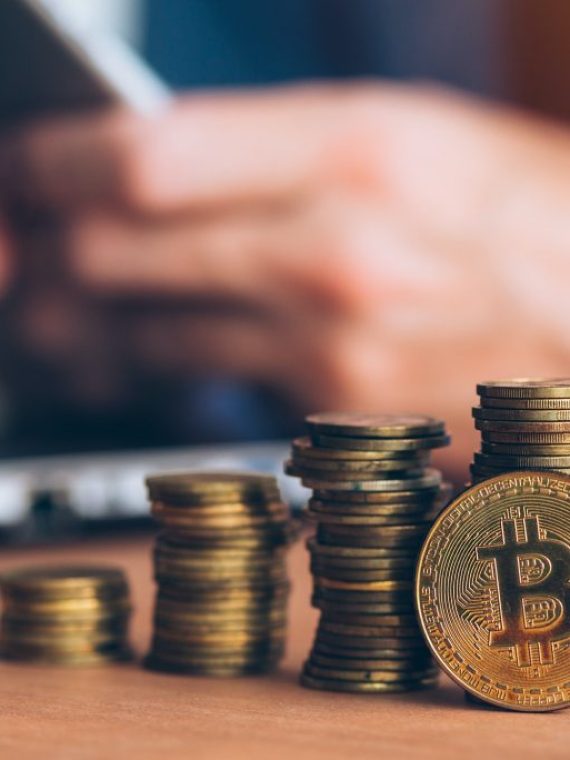 bitcoin-cryptocurrency-trader-e1614746837360.jpg